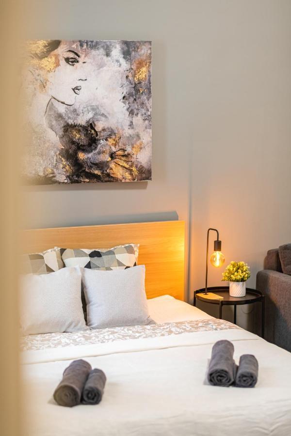 Deluxe Kazincy Apartment In The Heart Of بودابست المظهر الخارجي الصورة