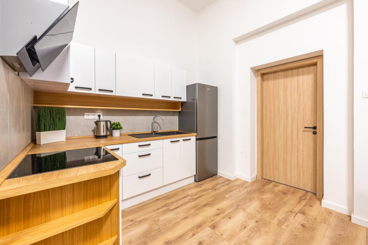 Deluxe Kazincy Apartment In The Heart Of بودابست المظهر الخارجي الصورة