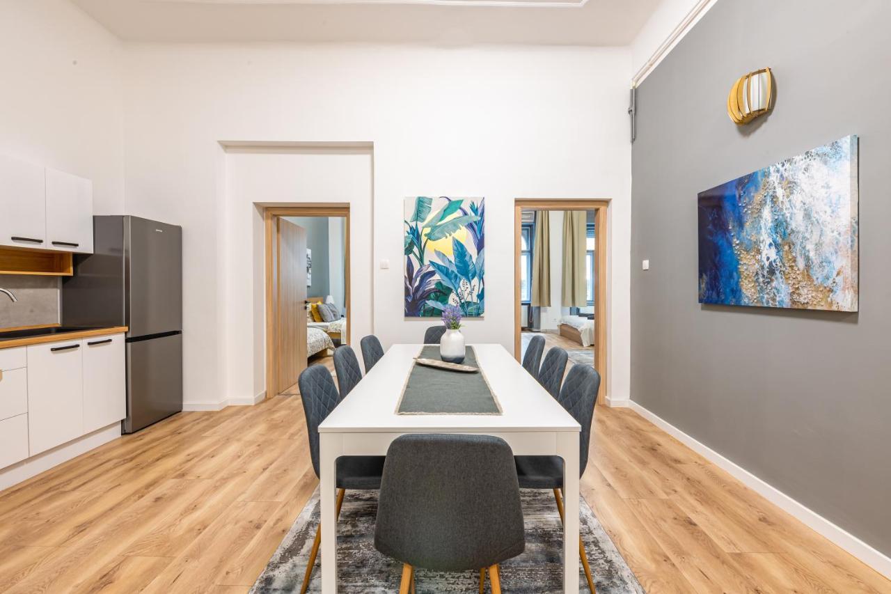 Deluxe Kazincy Apartment In The Heart Of بودابست المظهر الخارجي الصورة